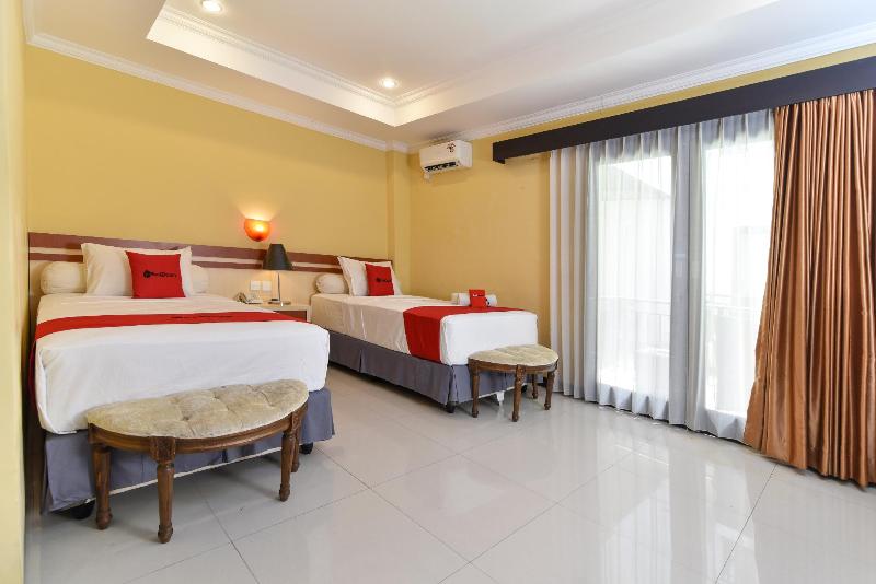 RedDoorz Plus near Mall Bali Galeria 2 - Oda