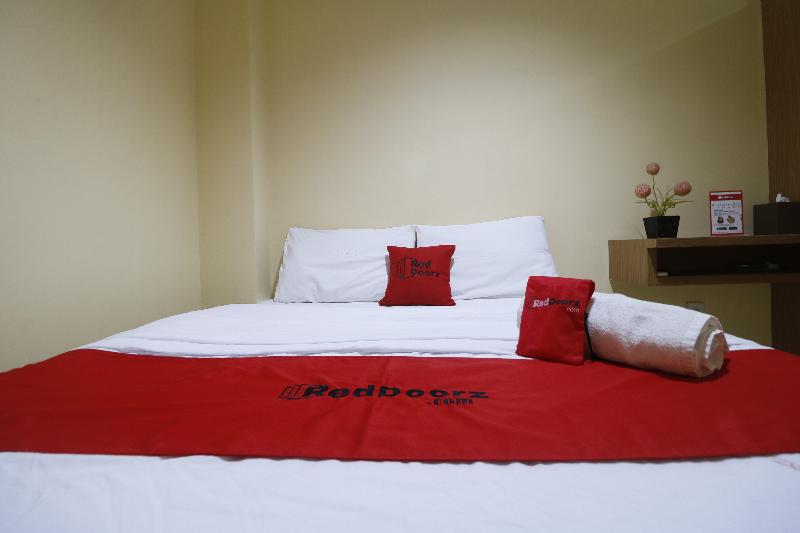 RedDoorz near ITC Cempaka Mas - Oda