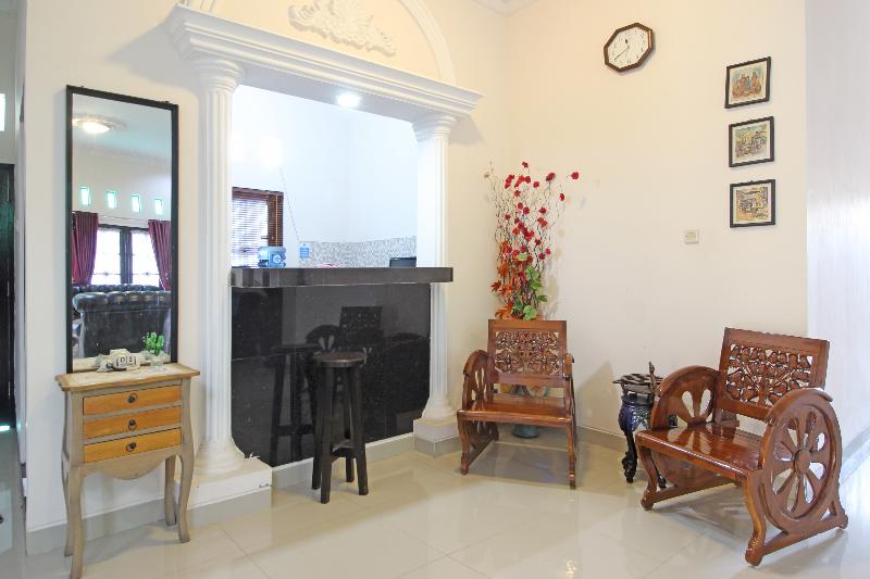 RedDoorz near UMY Yogyakarta - Lobi