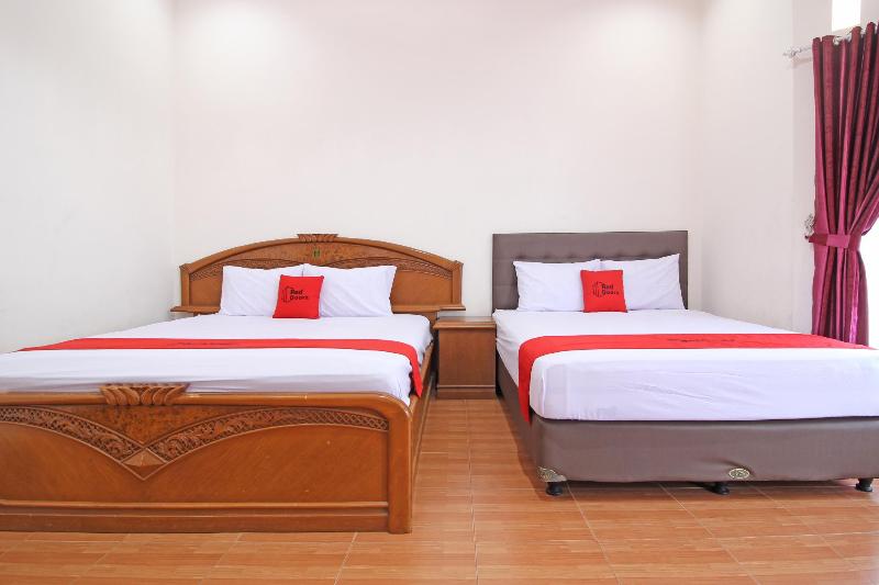 RedDoorz near UMY Yogyakarta - Oda