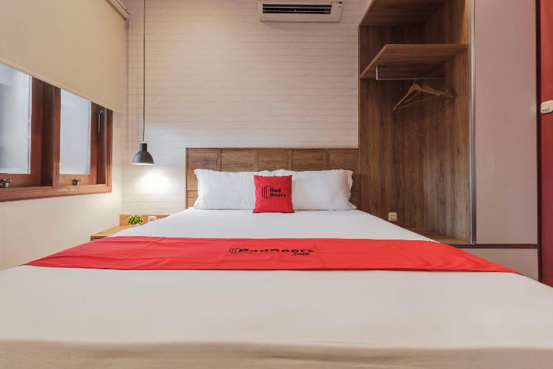 RedDoorz Plus @ CBD Bintaro - Oda