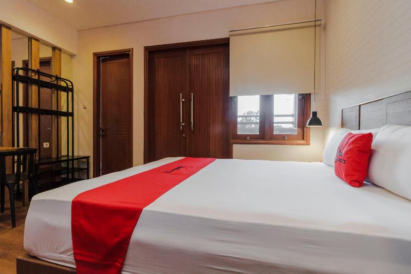 RedDoorz Plus @ CBD Bintaro - Oda