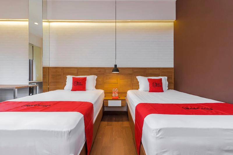 RedDoorz Plus @ CBD Bintaro - Oda