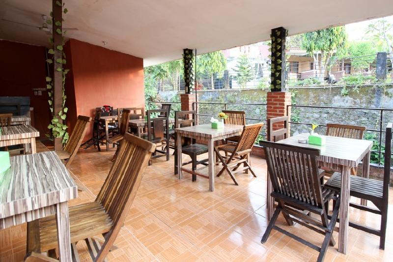 RedDoorz Plus @ Jalan Damai 2 - Lobi