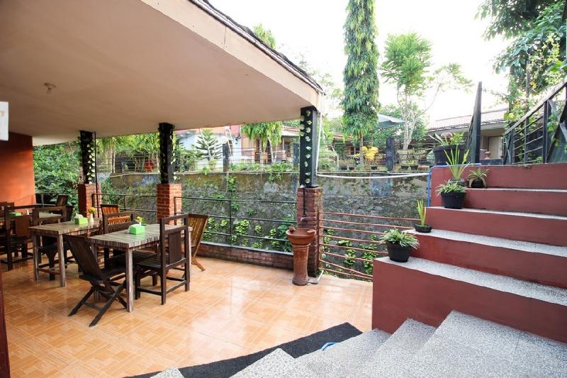 RedDoorz Plus @ Jalan Damai 2 - Lobi