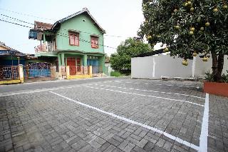 RedDoorz Plus @ Jalan Damai 2 otel fotoğrafı