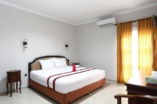 RedDoorz Plus near Adisucipto Airport 2 fotoÄŸrafÄ±