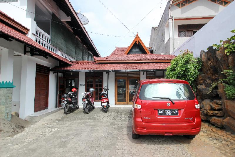 RedDoorz Plus near Alun Alun Selatan - Genel
