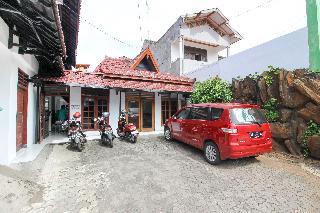 RedDoorz Plus near Alun Alun Selatan otel fotoğrafı