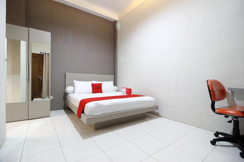 RedDoorz Plus near UPN Jogjakarta 2 - Oda