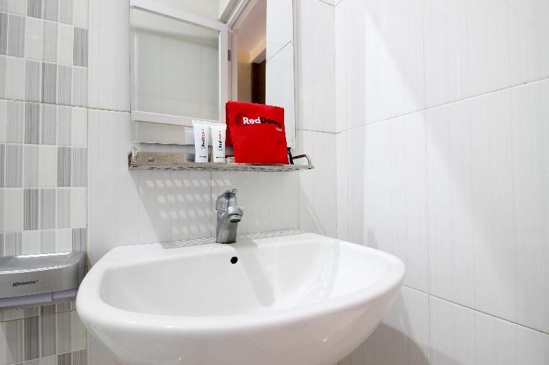 RedDoorz Plus near UPN Jogjakarta 2 - Oda