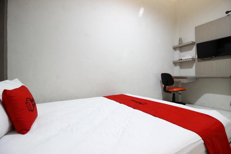 RedDoorz Plus near UPN Jogjakarta 2 - Oda
