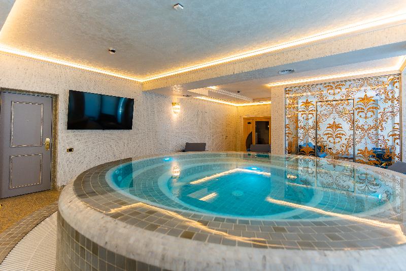 W Regal Boutique & Spa - Havuz