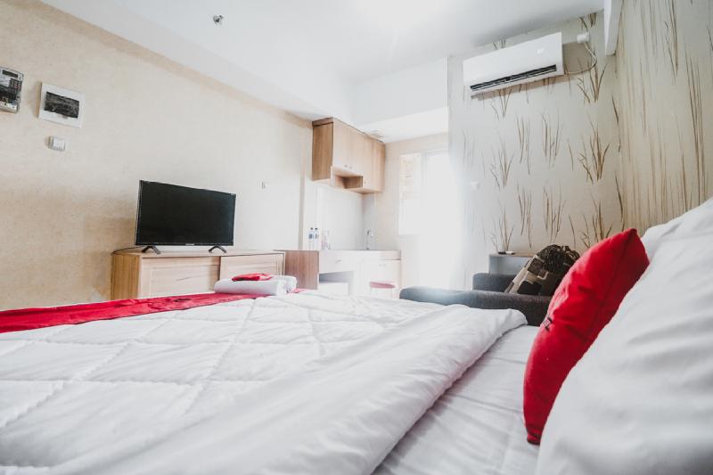 RedDoorz Apartment @ Green Lake View Ciputat - Oda