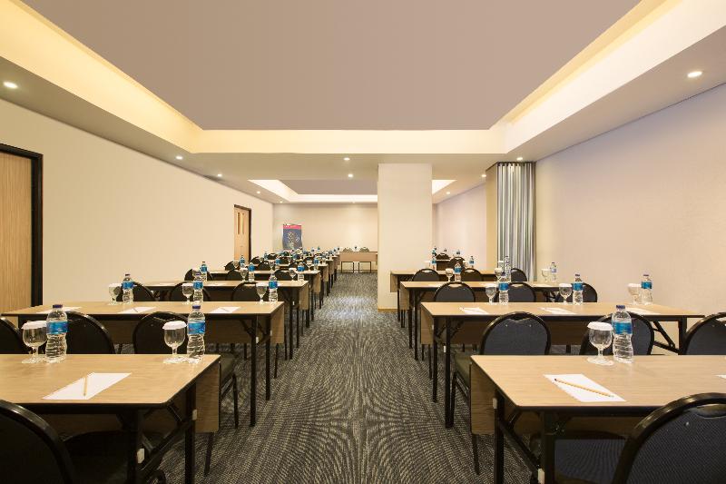 Up Peak Hotel Simpang Lima Semarang - Toplantı