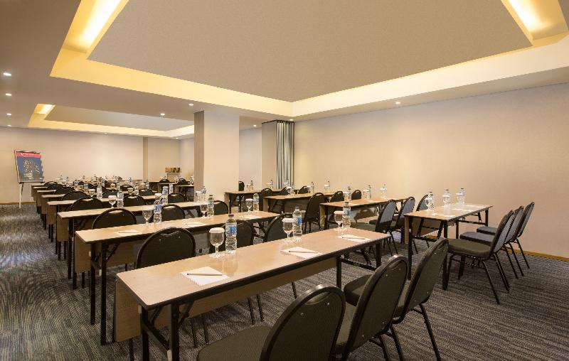 Up Peak Hotel Simpang Lima Semarang - Toplantı