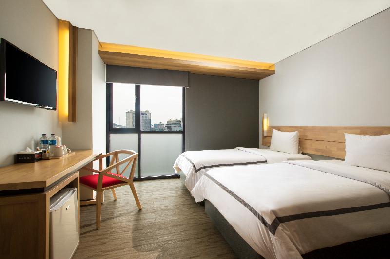 Up Peak Hotel Simpang Lima Semarang - Oda