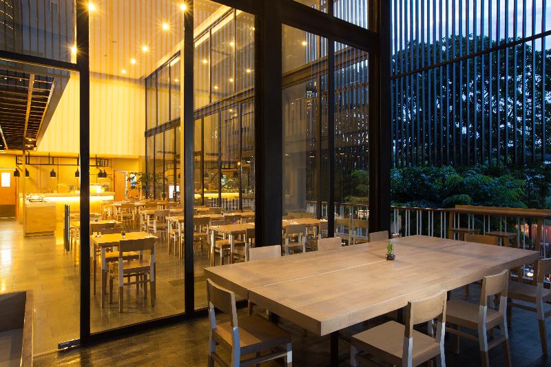 Up Peak Hotel Simpang Lima Semarang - Restoran