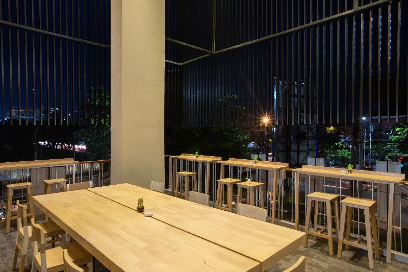 Up Peak Hotel Simpang Lima Semarang - Restoran