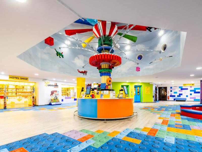 LEGOLAND Windsor Resort Hotel - Lobi