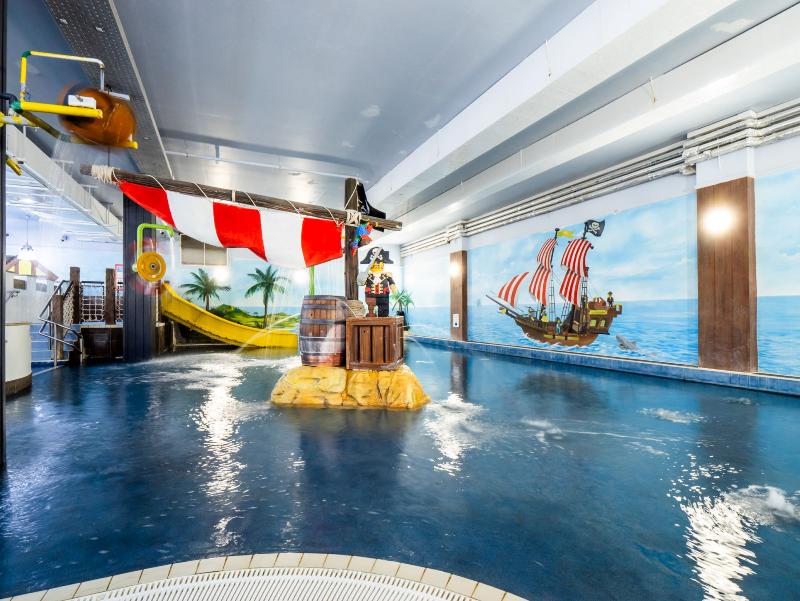 LEGOLAND Windsor Resort Hotel - Havuz