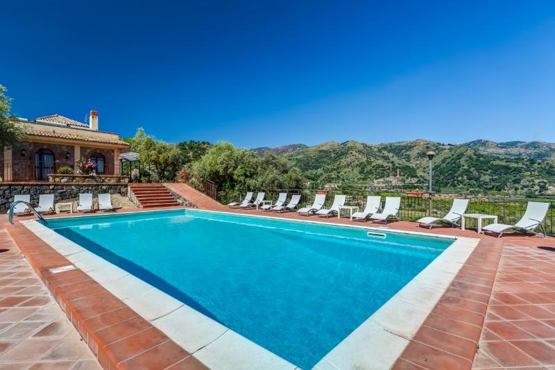 Agriturismo Il Poggio Luxury Country Resort - Havuz