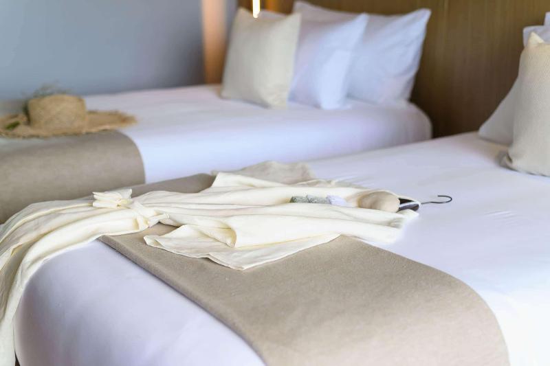 Wyndham Grand Nai Harn Beach Phuket - Oda