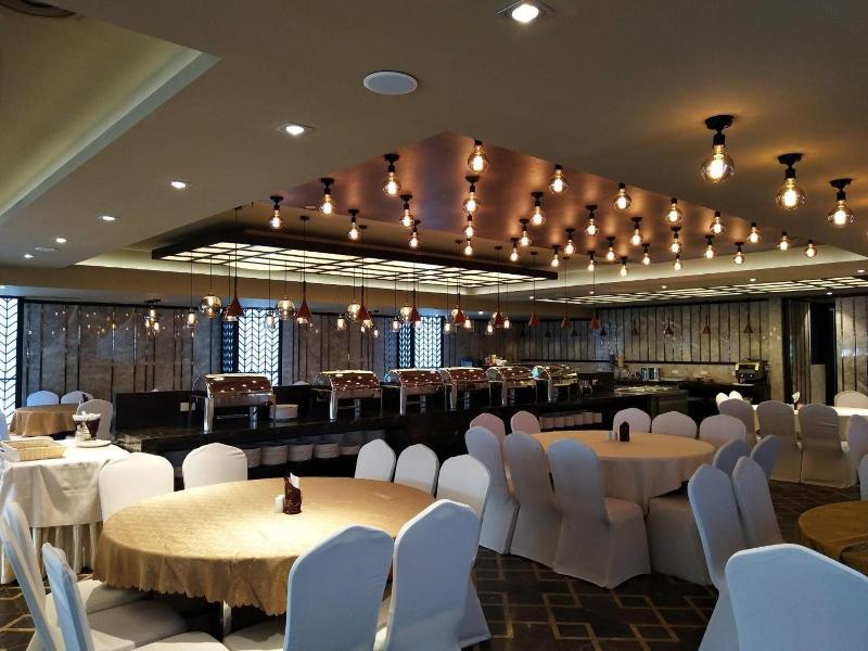 M Hotel Danok - Restoran
