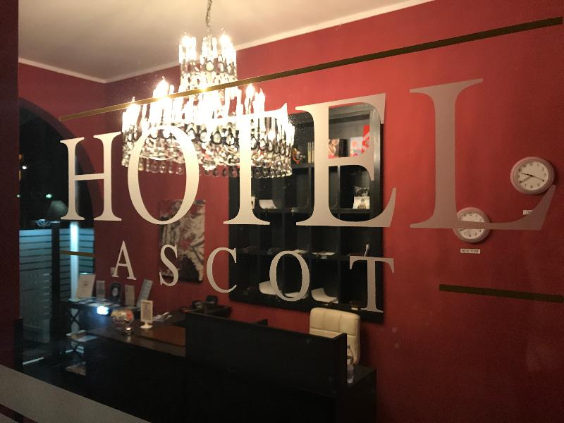 Ascot Hotel - Lobi
