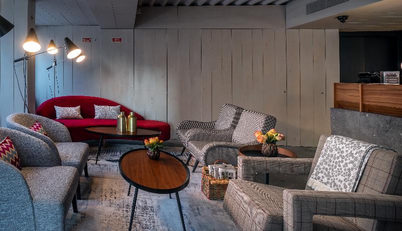 Porta Nova Collection House - Lobi
