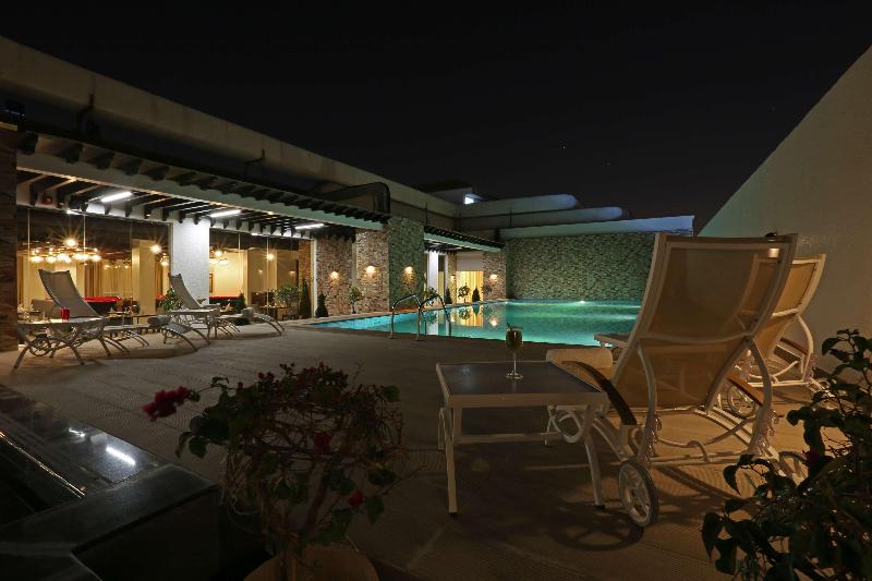 Park Inn by Radisson Najran - Havuz