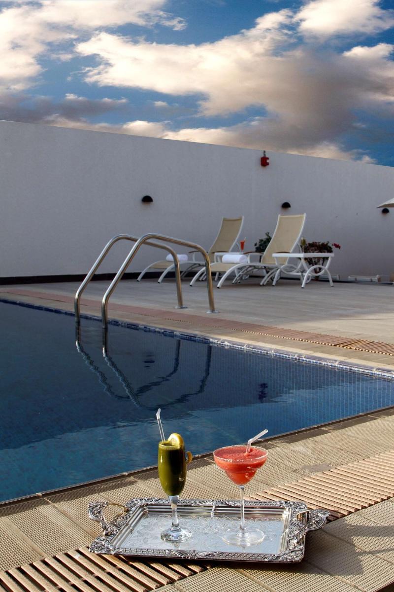 Park Inn by Radisson Najran - Havuz