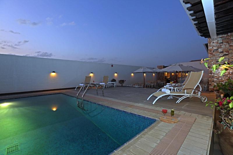 Park Inn by Radisson Najran - Havuz