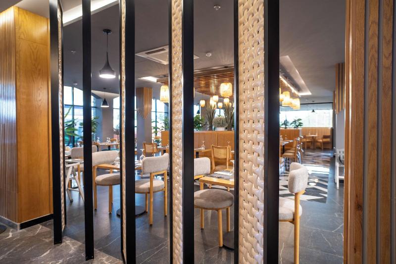 Park Inn by Radisson Najran - Restoran