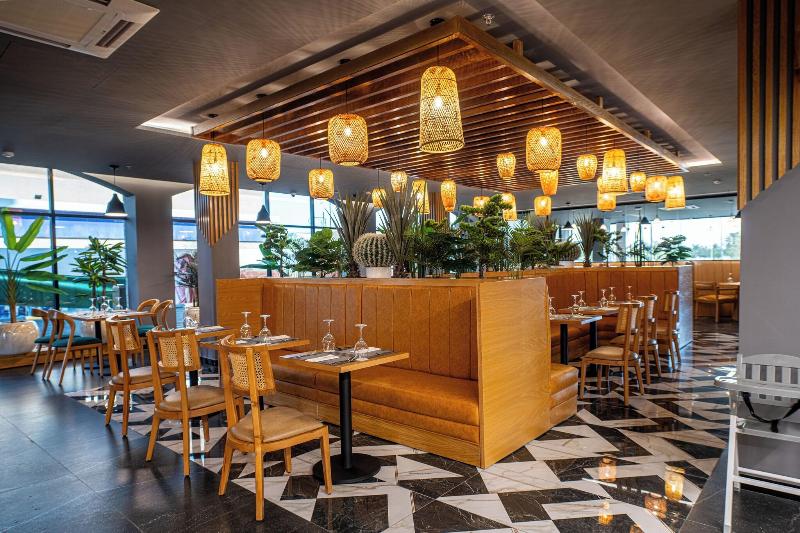 Park Inn by Radisson Najran - Restoran
