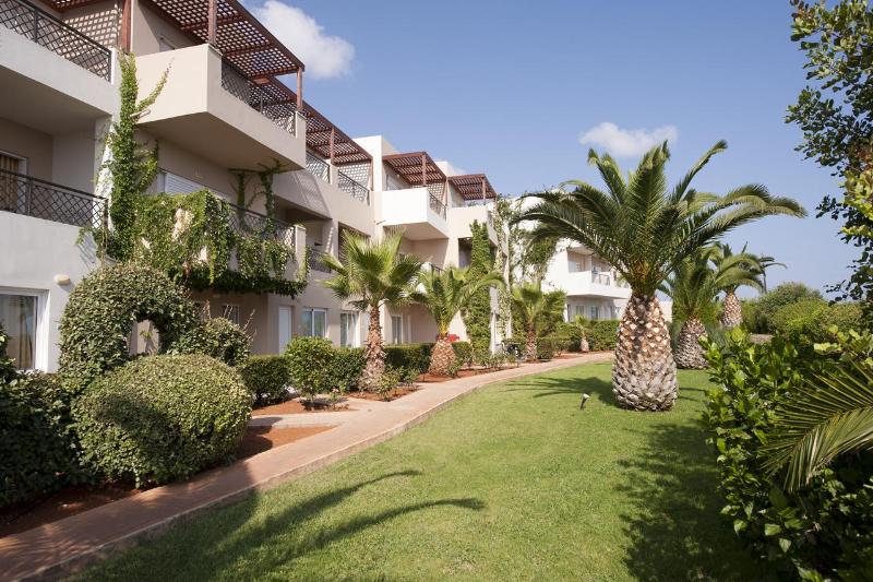 Grand Hotel Holiday Resort - Genel