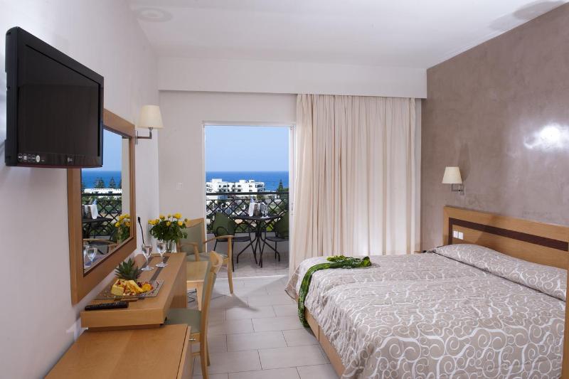 Grand Hotel Holiday Resort - Oda
