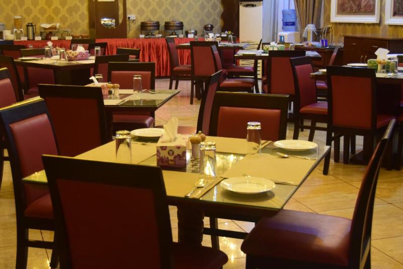 Sharjah International Airport - Restoran