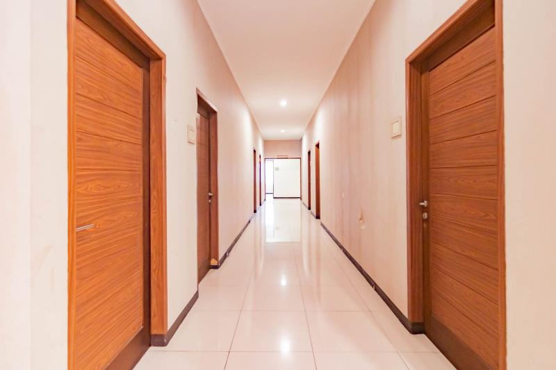 RedDoorz @ Sersan Bajuri Atas - Genel