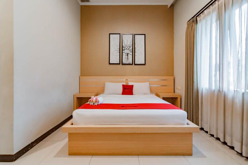 RedDoorz @ Sersan Bajuri Atas - Oda