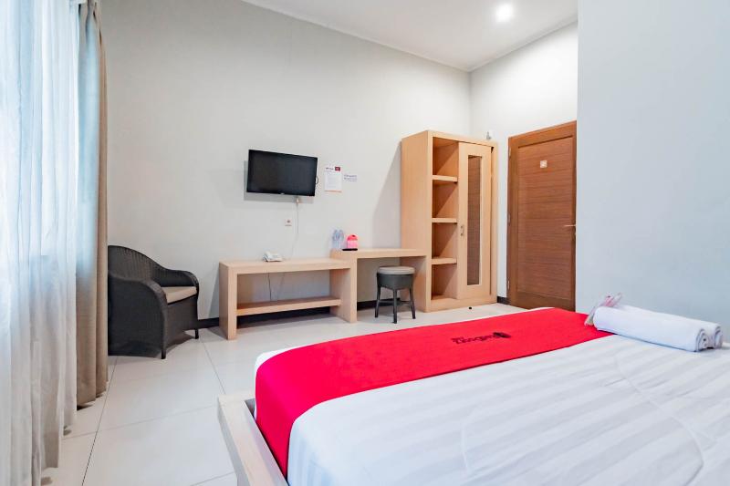 RedDoorz @ Sersan Bajuri Atas - Oda