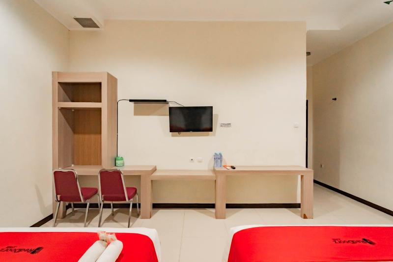RedDoorz @ Sersan Bajuri Atas - Oda