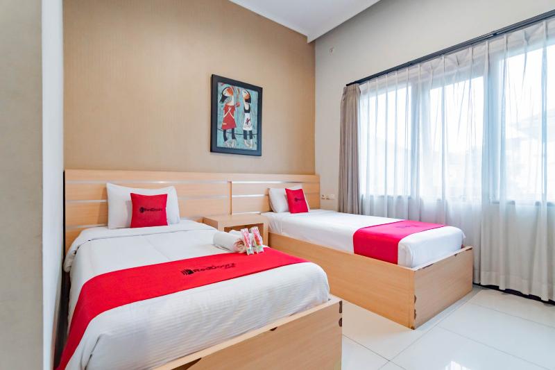 RedDoorz @ Sersan Bajuri Atas - Oda