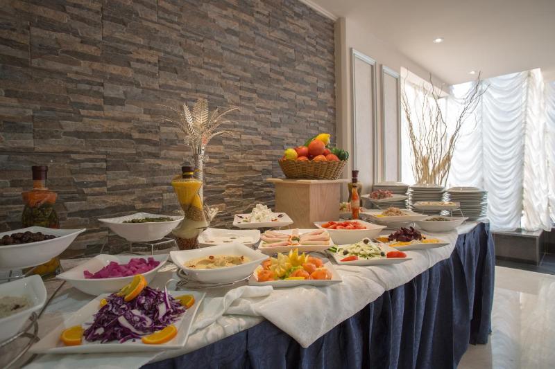 Lahoya Hotel Suites - Restoran