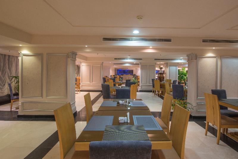 Lahoya Hotel Suites - Restoran