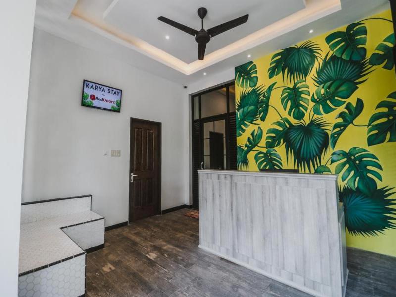 RedDoorz Plus near Mall Slipi Jaya - Lobi