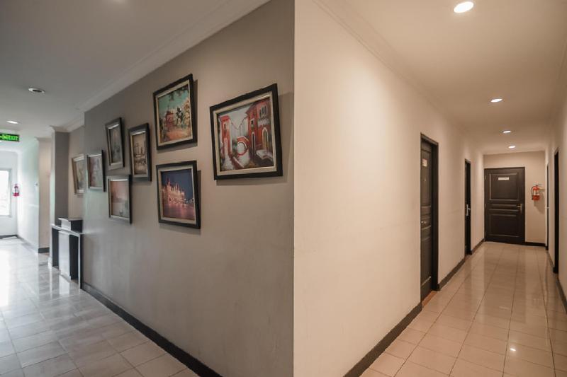 RedDoorz Plus near Mangga Besar Station 2 - Genel
