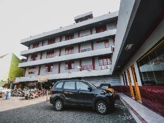 RedDoorz Plus near RSCM Jakarta otel fotoğrafı