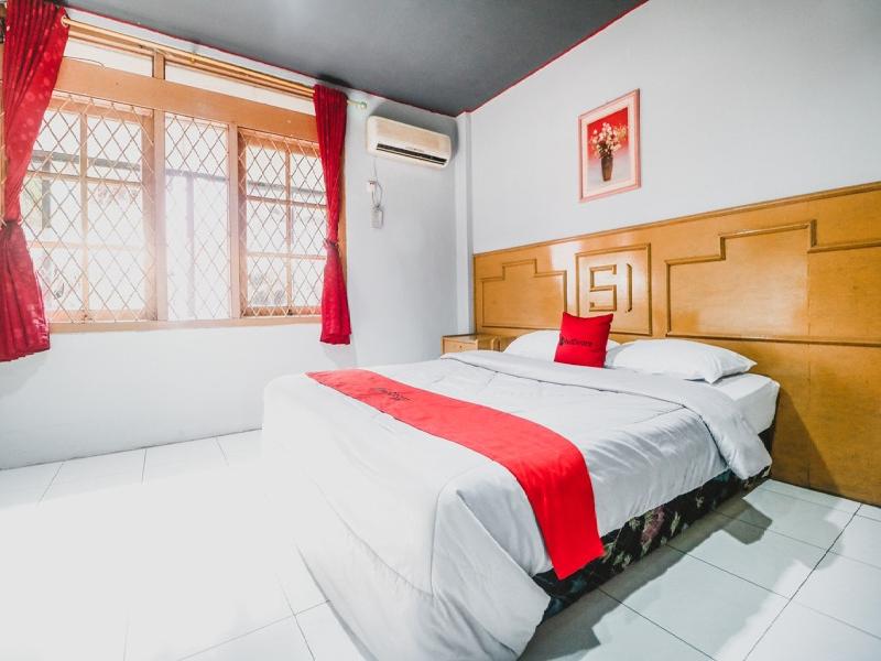 RedDoorz Plus near RSCM Jakarta - Oda