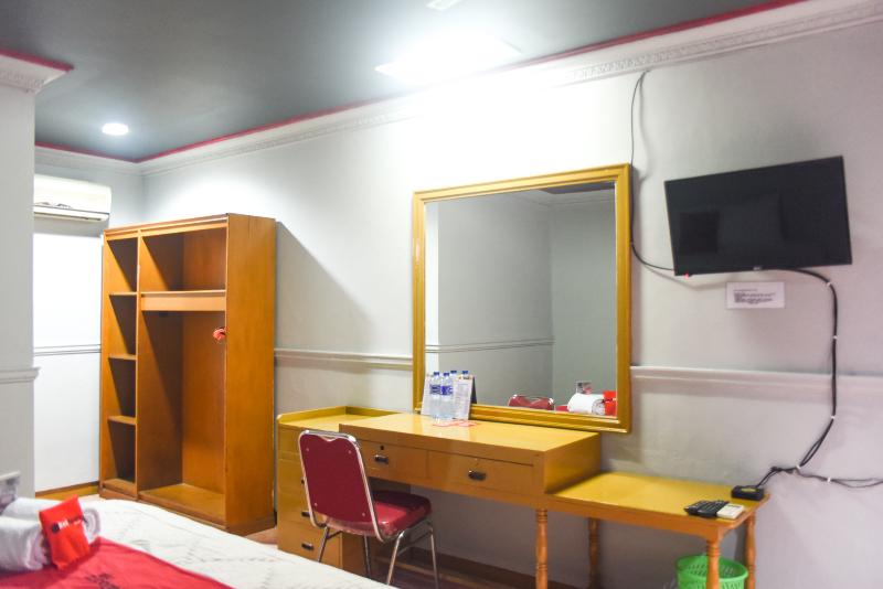 RedDoorz Plus near RSCM Jakarta - Oda